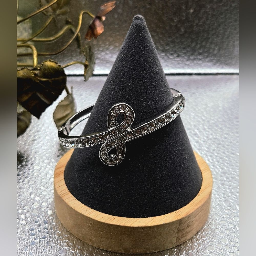 "5/$40" Infinity Silver Tone Rhinestone Sz Small Clip Bangle Bracelet